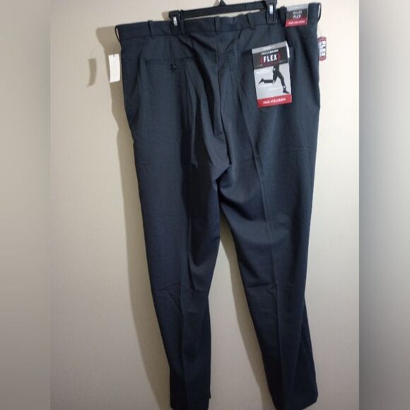 NWT Van Heusen Flex Dress Pants Straight Leg Dark Grey Size 44X34 - Picture 3 of 7